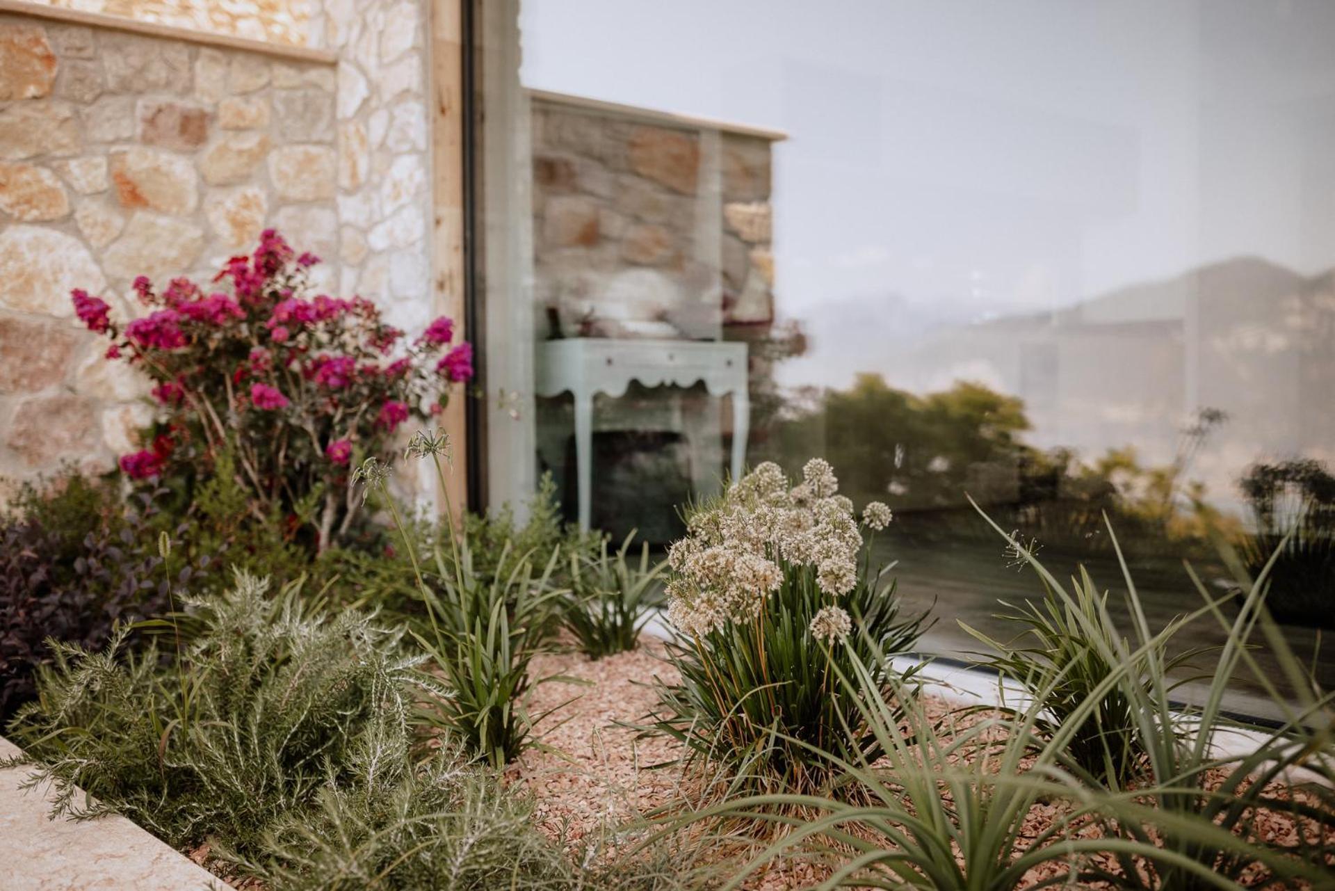 Favai Hills Your Secret Hideaway Brenzone sul Garda Bilik gambar